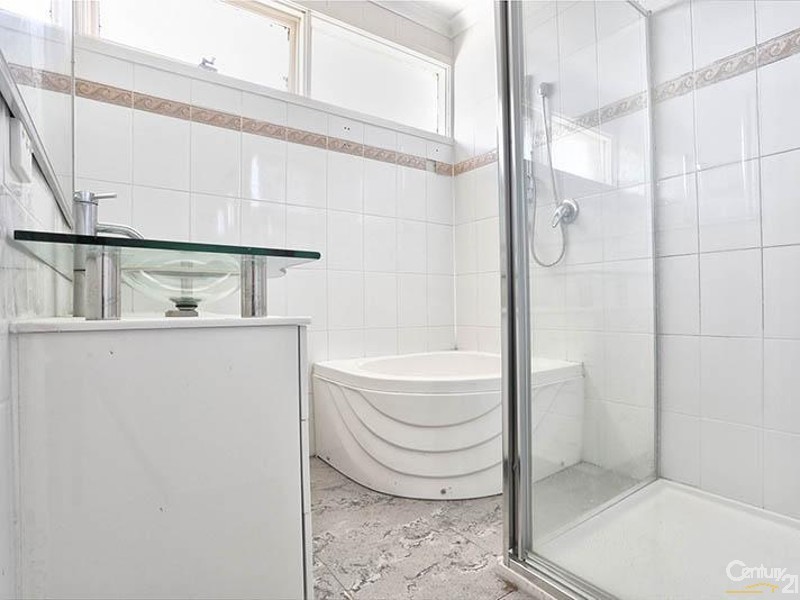 325 Gladstone Road, Dandenong North VIC 3175