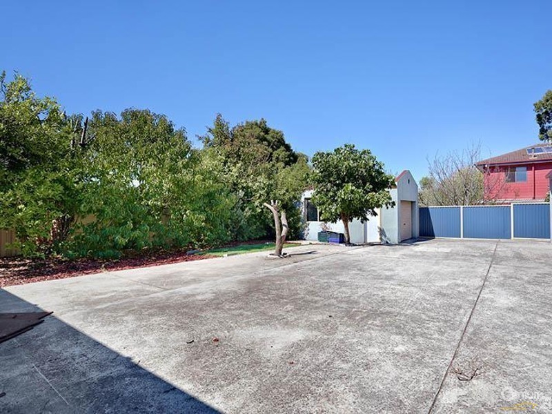 325 Gladstone Road, Dandenong North VIC 3175
