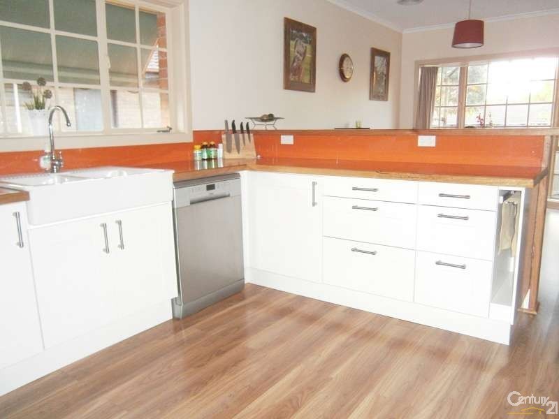 31 Hampton Drive, Hampton Park VIC 3976