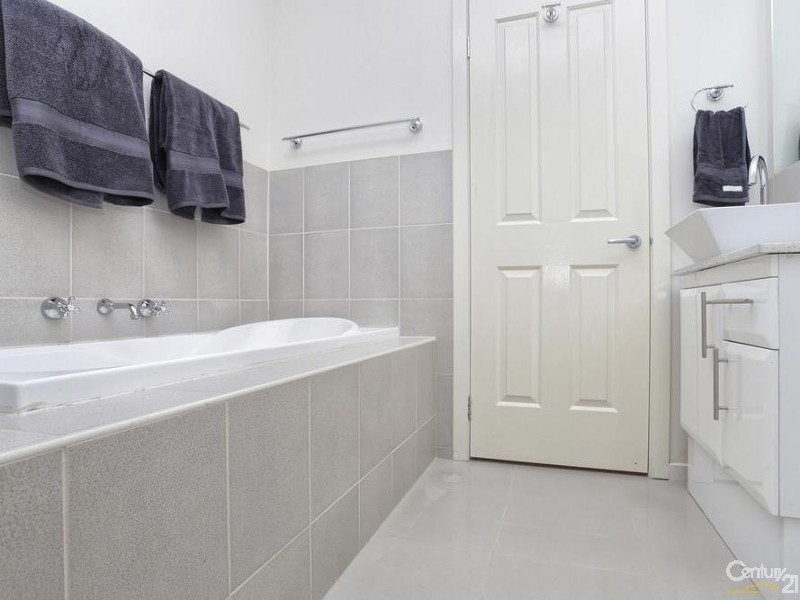 1/8a Dunblane Road, Noble Park VIC 3174