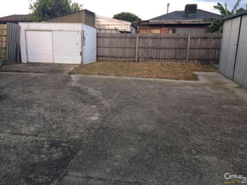 15 Elm Grove, Springvale VIC 3171