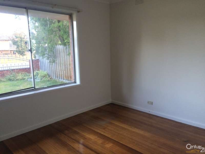 11 Carpenter Street, Noble Park VIC 3174