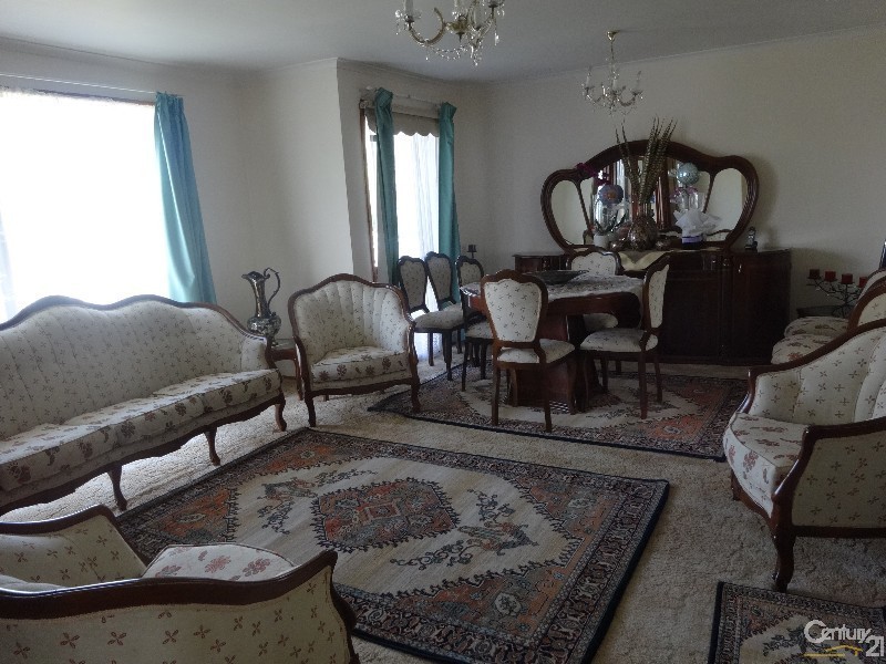 1 Greenleaf Court, Keysborough VIC 3173