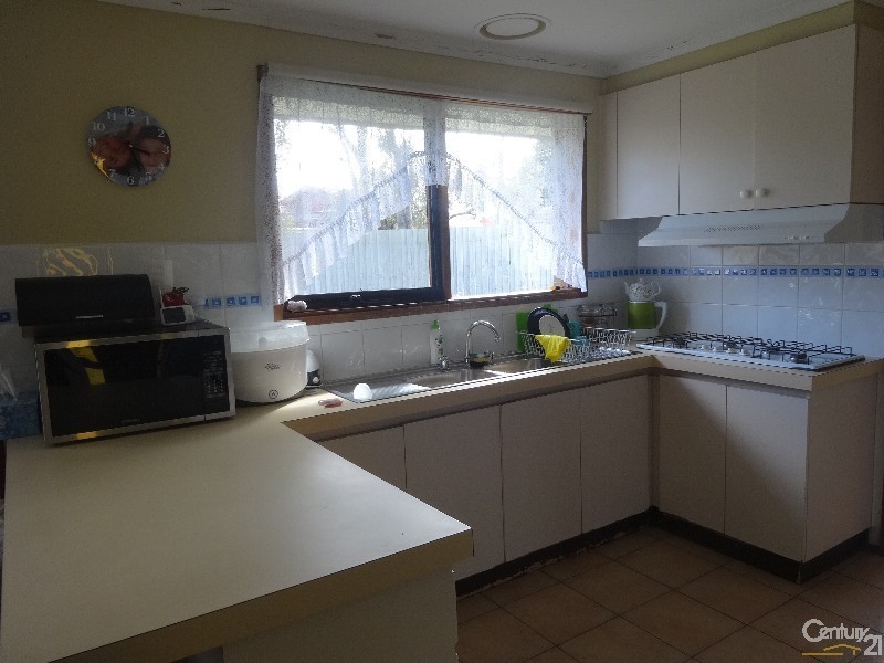 1 Greenleaf Court, Keysborough VIC 3173