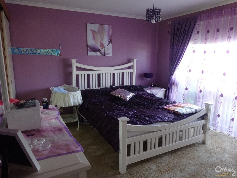 1 Greenleaf Court, Keysborough VIC 3173