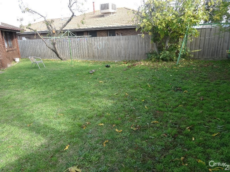 1 Greenleaf Court, Keysborough VIC 3173