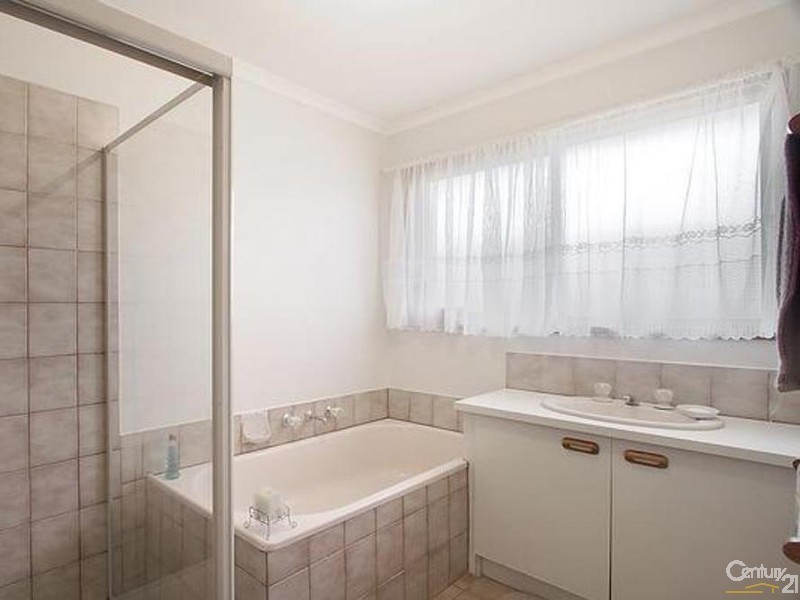 1/23 Parkview Close, Dandenong VIC 3175