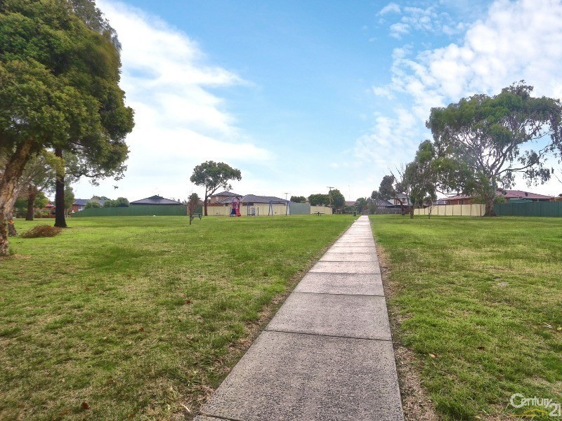 321 Gladstone Road, Dandenong North VIC 3175