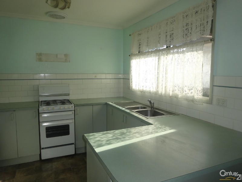 2/2 Seventh Avenue, Dandenong VIC 3175