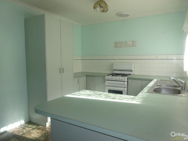 2/2 Seventh Avenue, Dandenong VIC 3175