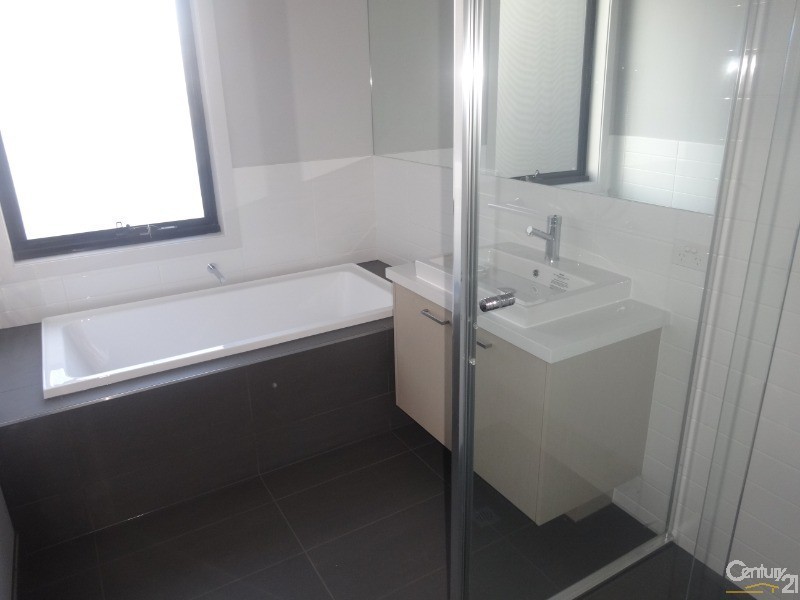 84 City Vista Circuit, Cranbourne West VIC 3977