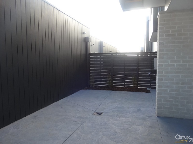 84 City Vista Circuit, Cranbourne West VIC 3977