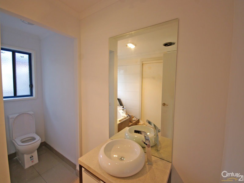 3 Lachlan Drive, Endeavour Hills VIC 3802