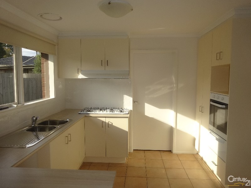 1 Greenleaf Court, Keysborough VIC 3173