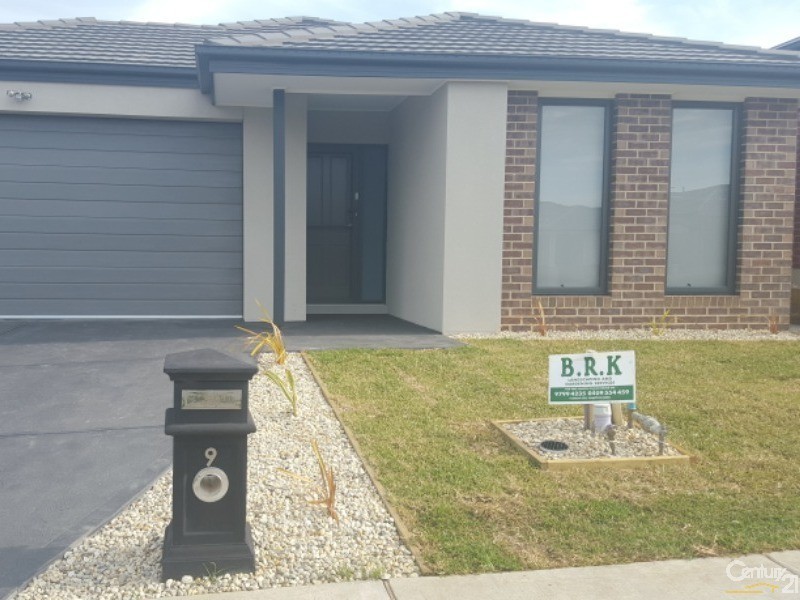 9 Shelburn Way, Cranbourne East VIC 3977