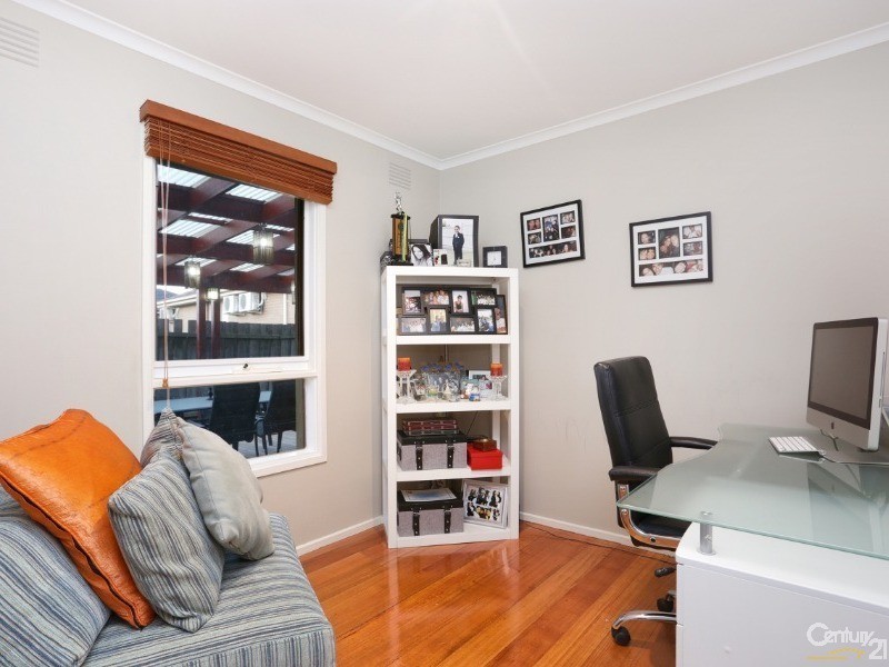 33 Templewood Ave, Noble Park North VIC 3174