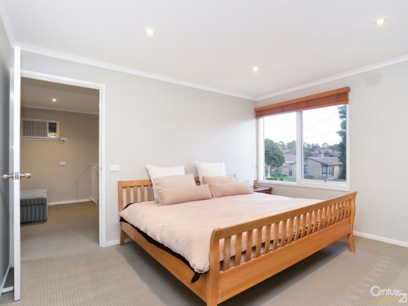 33 Templewood Ave, Noble Park North VIC 3174