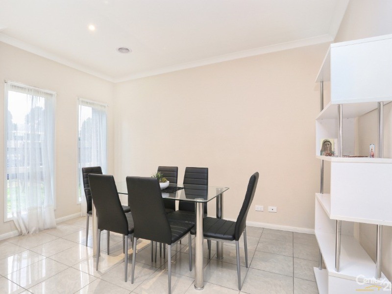 2/18 Namur Street, Noble Park VIC 3174