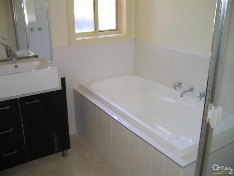 2/8 Noble Street, Noble Park VIC 3174