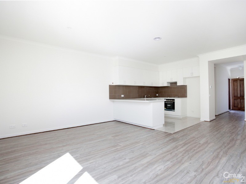 2/16 Eumemmerring Drive, Eumemmerring VIC 3177