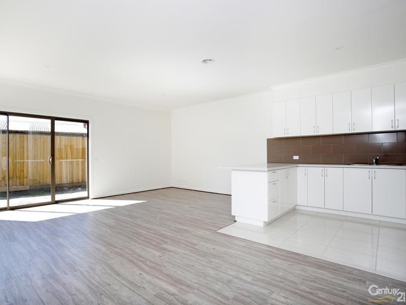 2/16 Eumemmerring Drive, Eumemmerring VIC 3177