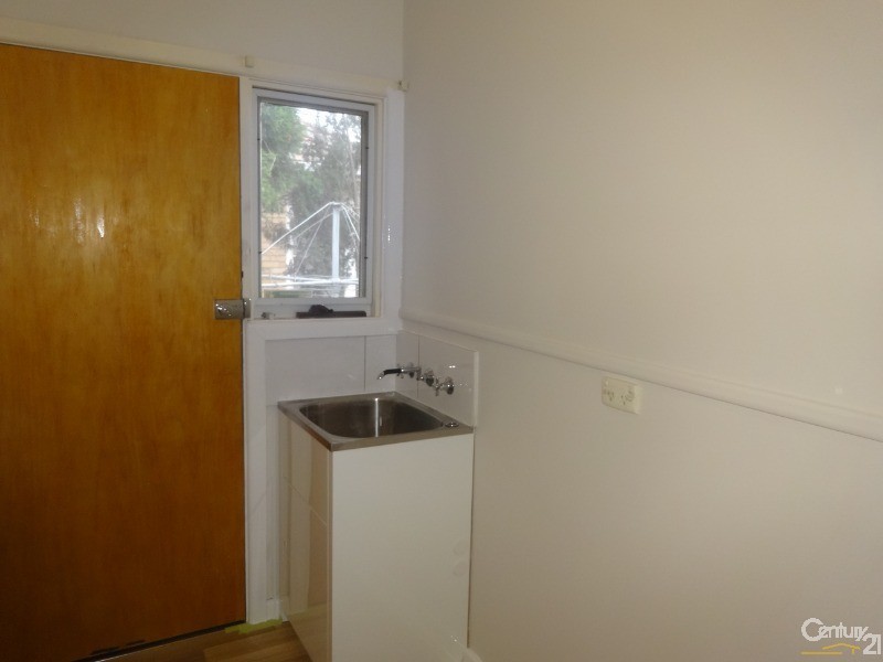 4/6  Aratula Street, Dandenong VIC 3175