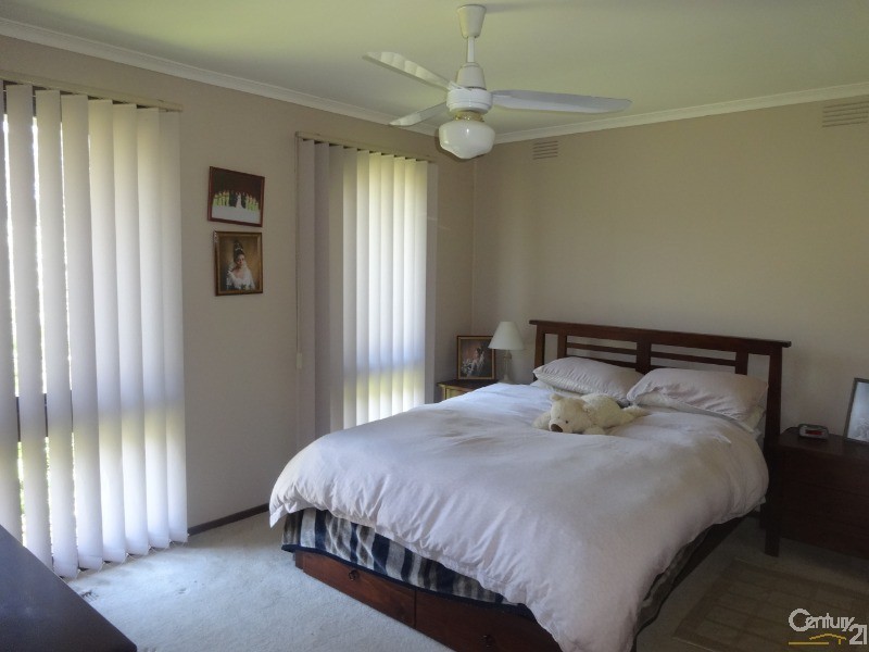 15 Coolavin Road, Noble Park North VIC 3174