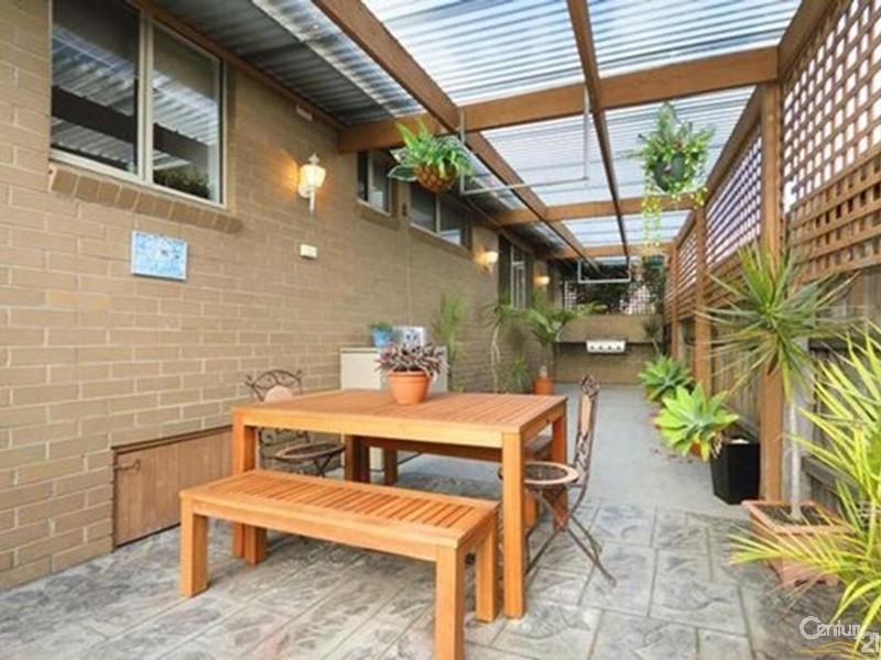 6 Dawson Court, Noble Park North VIC 3174