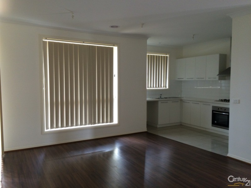 2/8 Scullin Street, Dandenong North VIC 3175