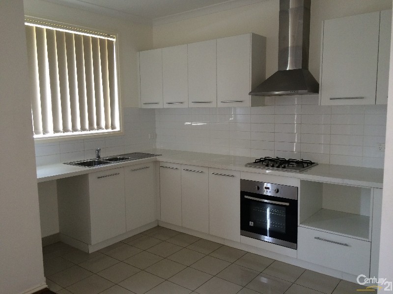 2/8 Scullin Street, Dandenong North VIC 3175