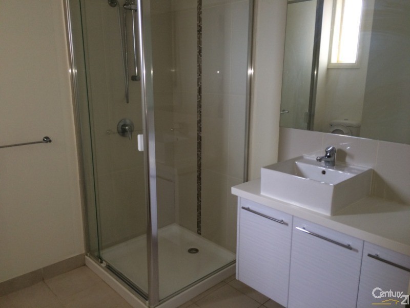 2/8 Scullin Street, Dandenong North VIC 3175