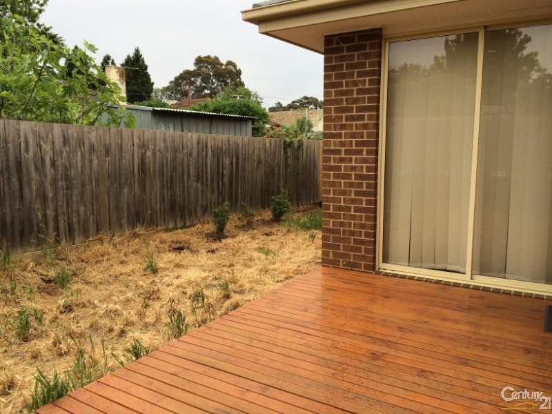 2/8 Scullin Street, Dandenong North VIC 3175