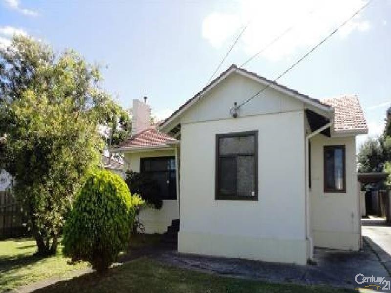 4 Menzies Avenue, Dandenong North VIC 3175