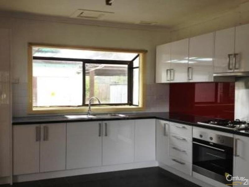 4 Menzies Avenue, Dandenong North VIC 3175
