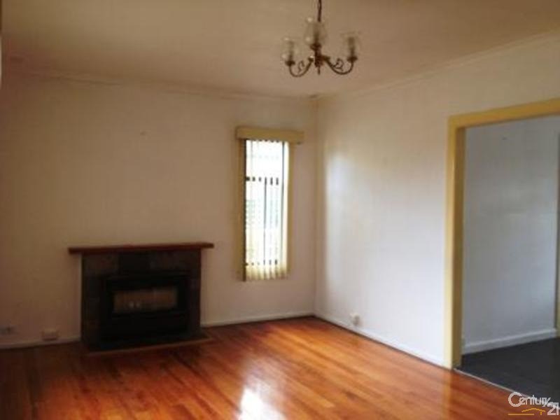 4 Menzies Avenue, Dandenong North VIC 3175