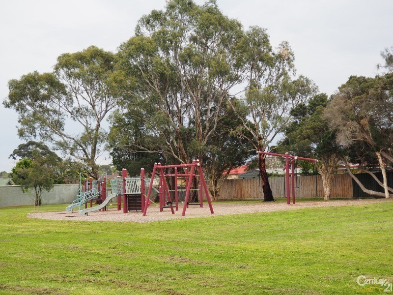 8 Markham Court, Keysborough VIC 3173