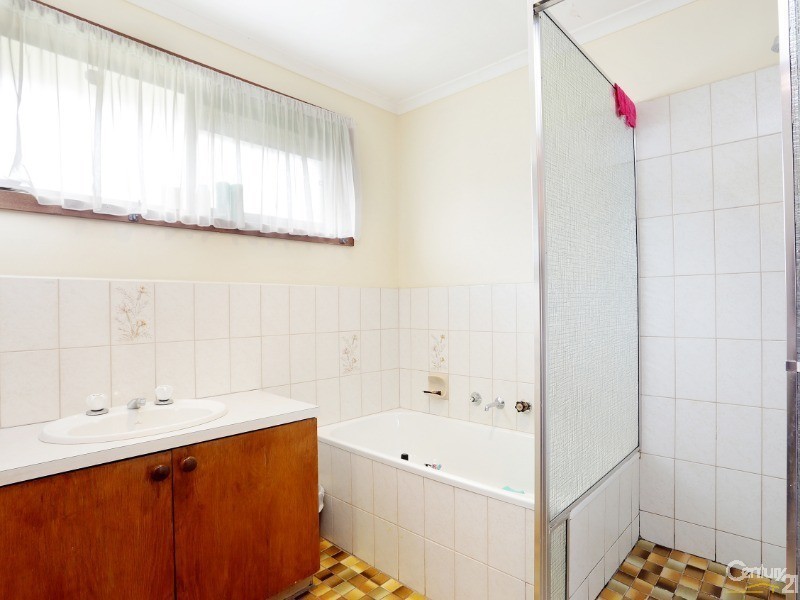 2/1 Lesley Grove, Noble Park VIC 3174