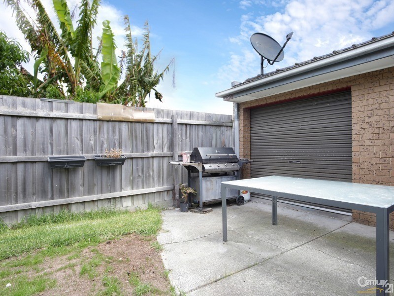 2/1 Lesley Grove, Noble Park VIC 3174