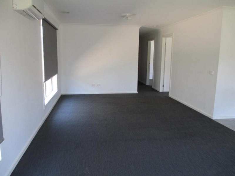 15 Birdwell Drive, Cranbourne East VIC 3977