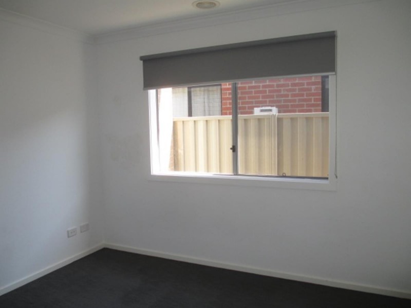 15 Birdwell Drive, Cranbourne East VIC 3977