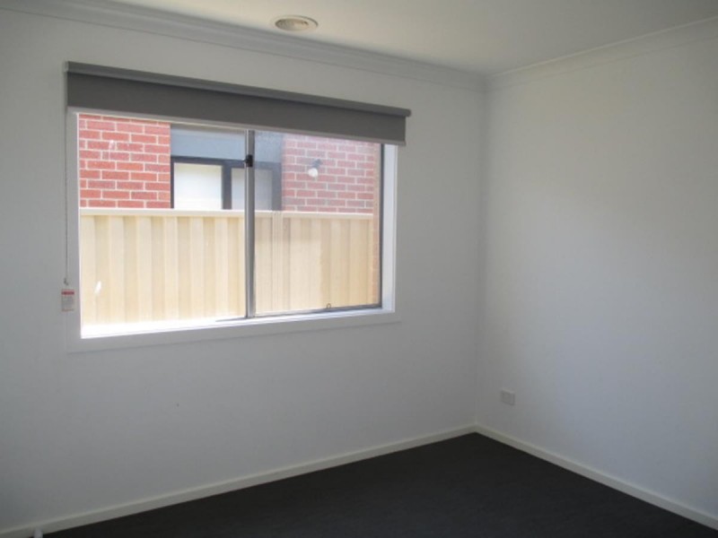 15 Birdwell Drive, Cranbourne East VIC 3977