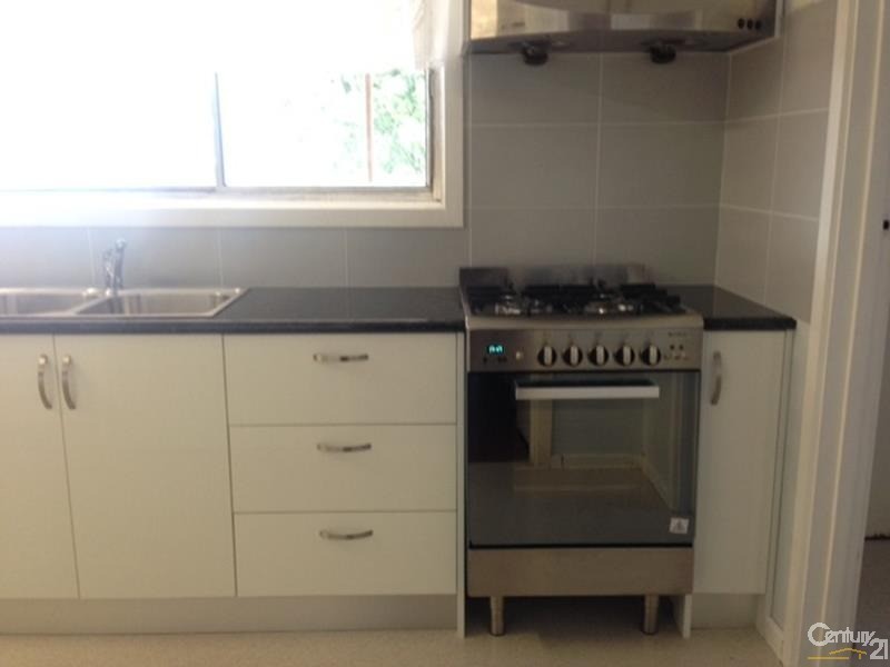 13 Brady Avenue, Clayton South VIC 3169