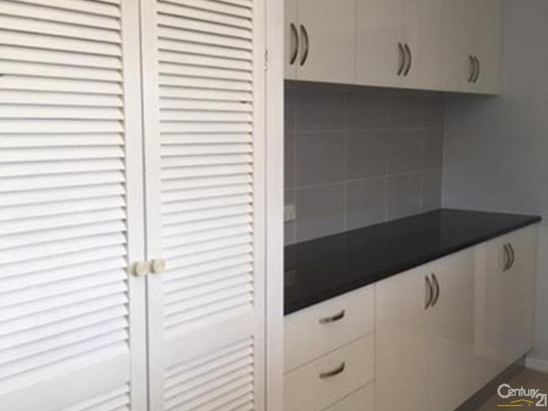 13 Brady Avenue, Clayton South VIC 3169