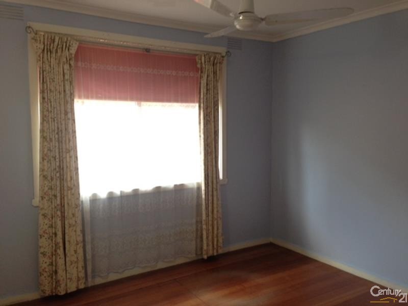 13 Brady Avenue, Clayton South VIC 3169