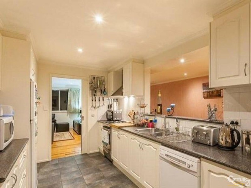 17 Coolavin Road, Noble Park North VIC 3174