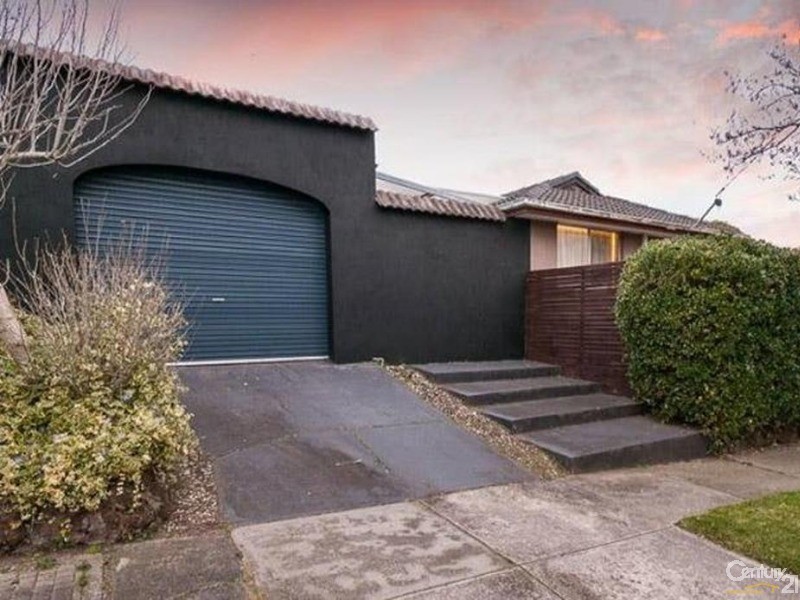 17 Coolavin Road, Noble Park North VIC 3174