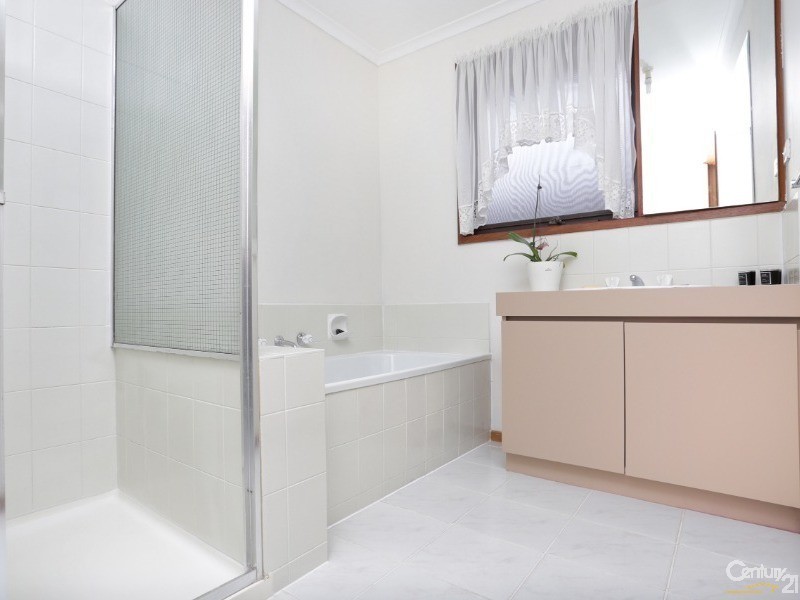 4 Melaleuca Court, Rowville VIC 3178