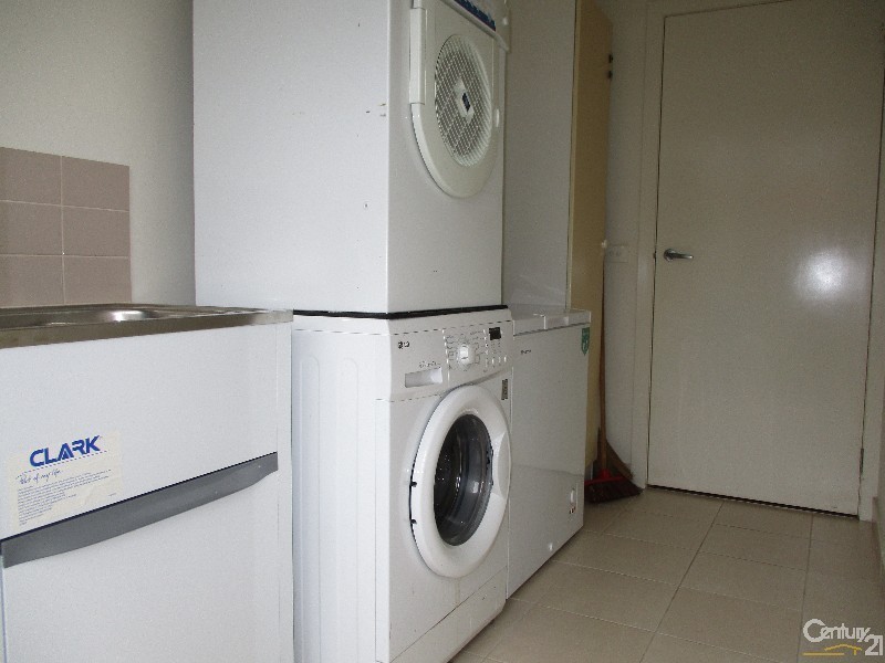 10 Northumbria Street, Cranbourne East VIC 3977