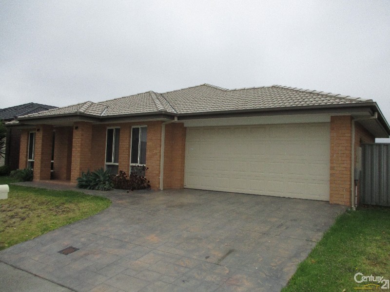 10 Northumbria Street, Cranbourne East VIC 3977