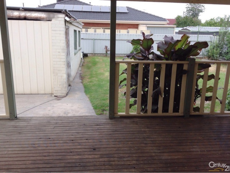 32  Huntsman Drive, Noble Park VIC 3174